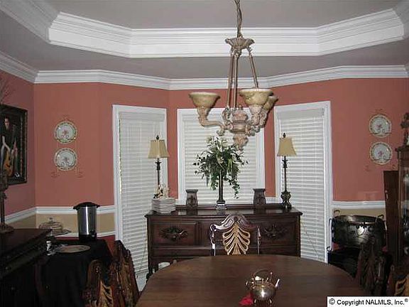 5th image of 104 W Kelvingrove Dr