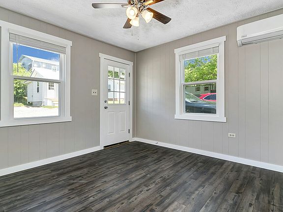 4th image of 5 Cobble Dr