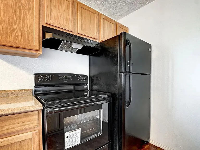10444 E 14th Ave — Photo 10