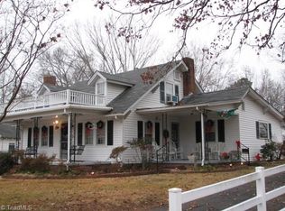 332 W 1st St, Denton, NC 27239