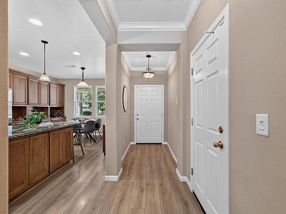 4th image of 1890 Verrazona Dr