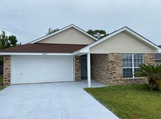 9422 Parker Place Dr, Navarre, FL 32566