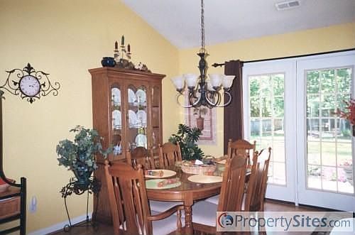 4th image of 511 Crystal Hill Ct