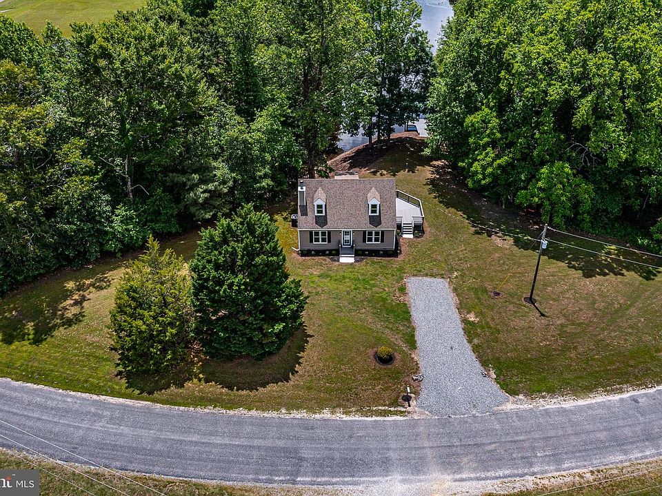 1st image of 647 Lakeview Dr