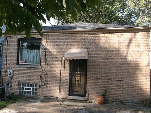 2nd image of 33 W 103rd Pl