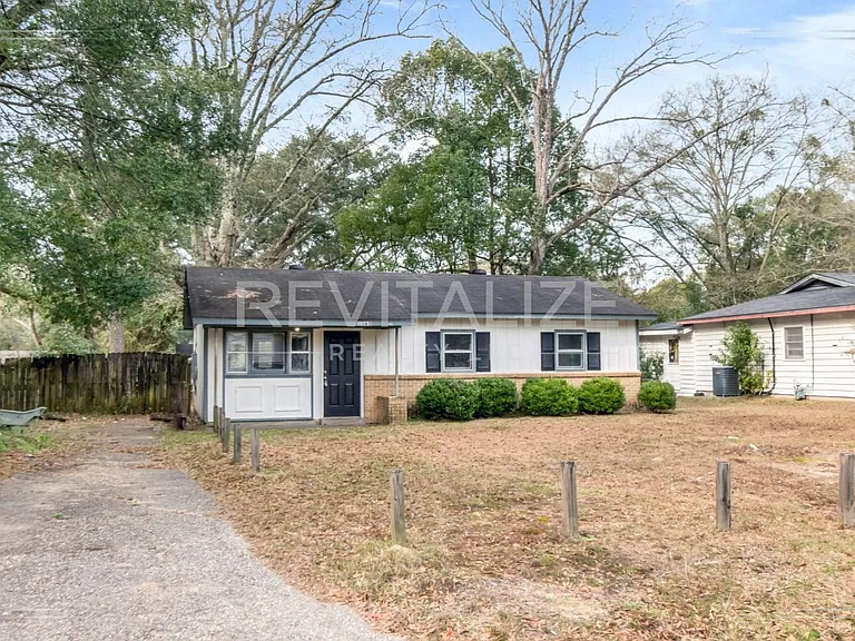 1165 Barker Dr W — Photo 2