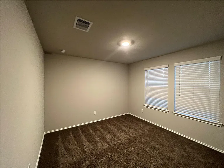 332 Pecos Dr — Photo 9