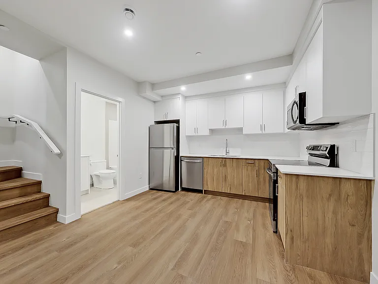 3408 37th St SW — Photo 5
