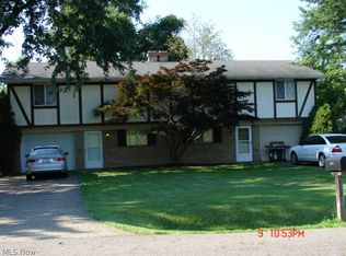 6268 Island Dr NW, Canton, OH