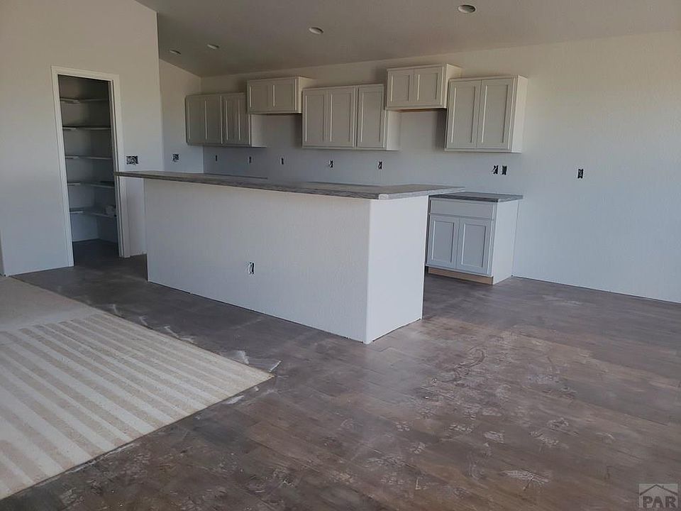 2nd image of 461 E Chadwick Dr