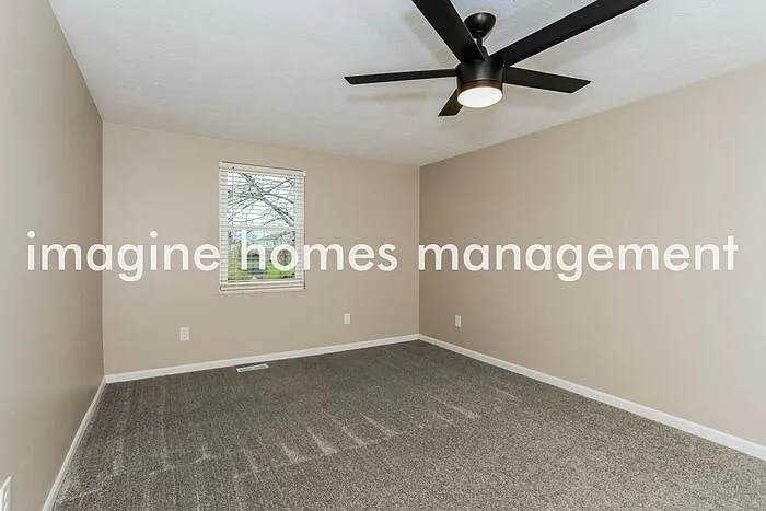676 Harcourt Dr — Photo 10