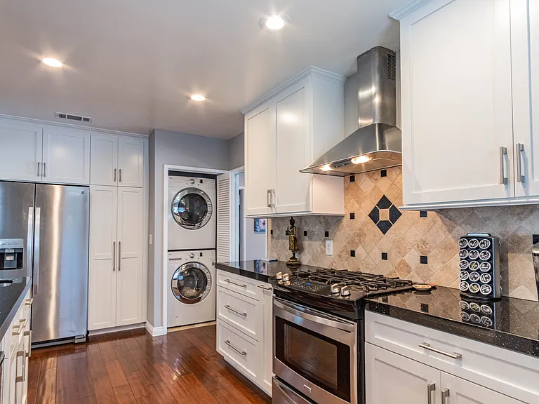 3654 Colonial Ave — Photo 3
