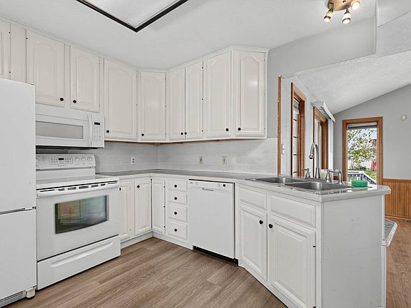 5th image of 24321 W Trowbridge Rd