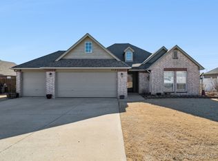 2016 Graham Ave, Pryor, OK 74361