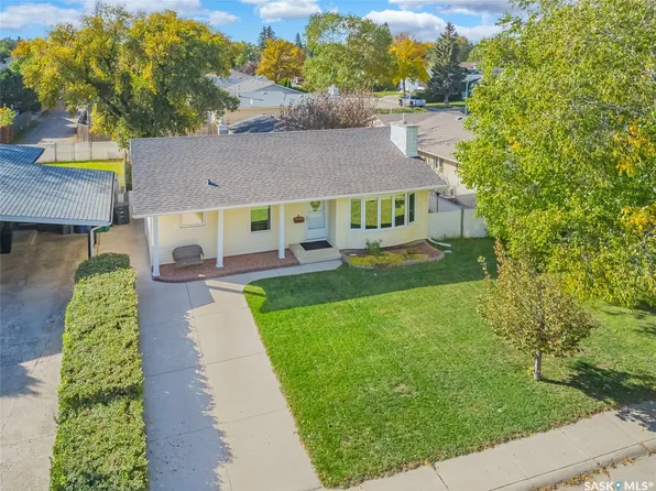 417 Waterloo Crescent, Saskatoon, SK S7H 4L3