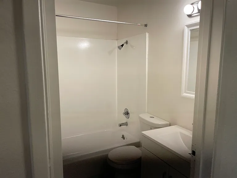 Zelma Apartments — Photo 7