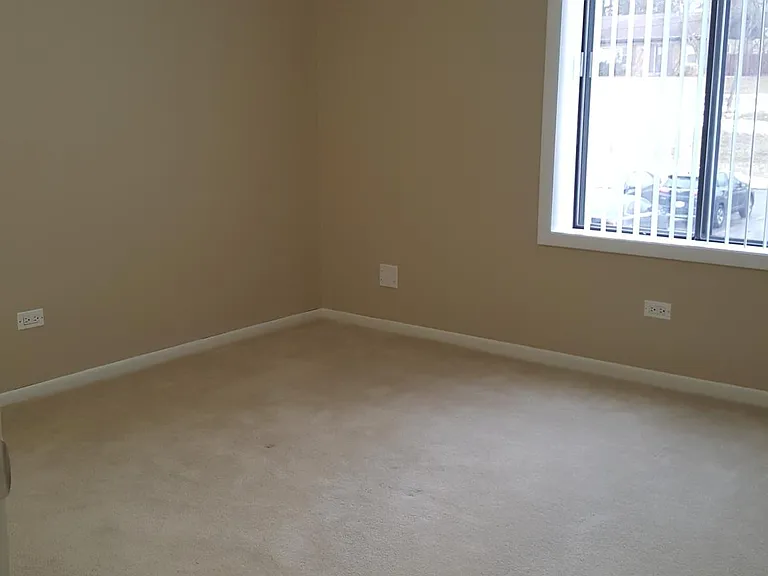 100 Clubhouse Ln — Photo 8