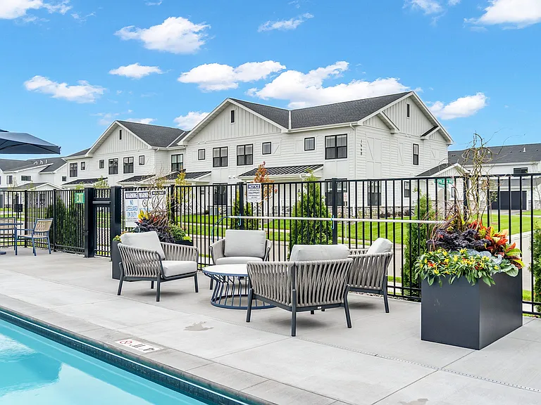 Sandhill Parkway Townhomes — Photo 53