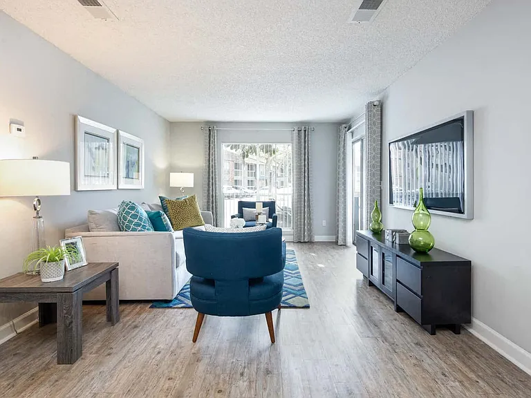 Aspen floor plan living room view 2x2 950 sq ft