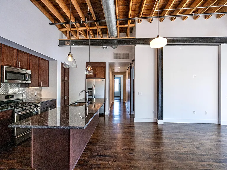 922 N Main St #212 — Photo 3