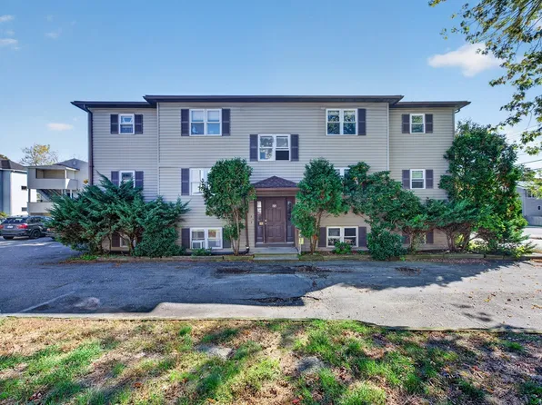 21-23 Lake St, Webster, MA 01570