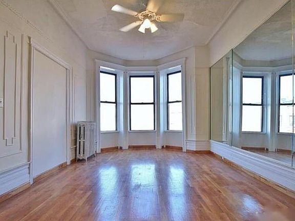 3rd image of 1595 Union St