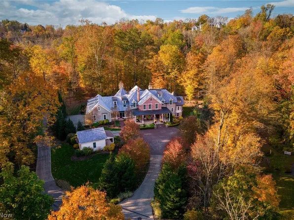 106 W Washington St, Chagrin Falls, OH 44022