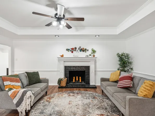 215 Shady Oak Rd, Keene, TX 76059