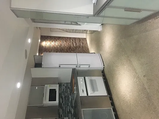 Rented by Hugawall Realty | media 15