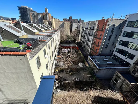 Rented by EastMount Realty LLC | media 10