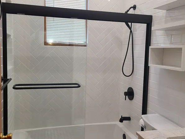 561 Avenue East image 16 of 36