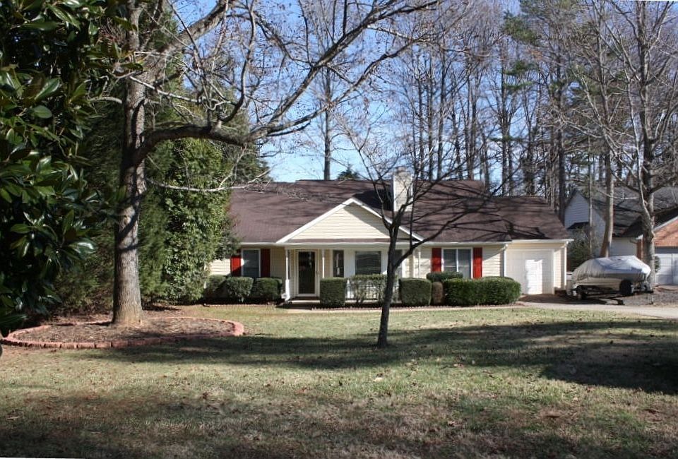 2nd image of 8138 Ashwood Dr