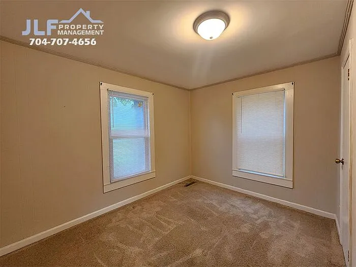 507 S Vance St — Photo 10