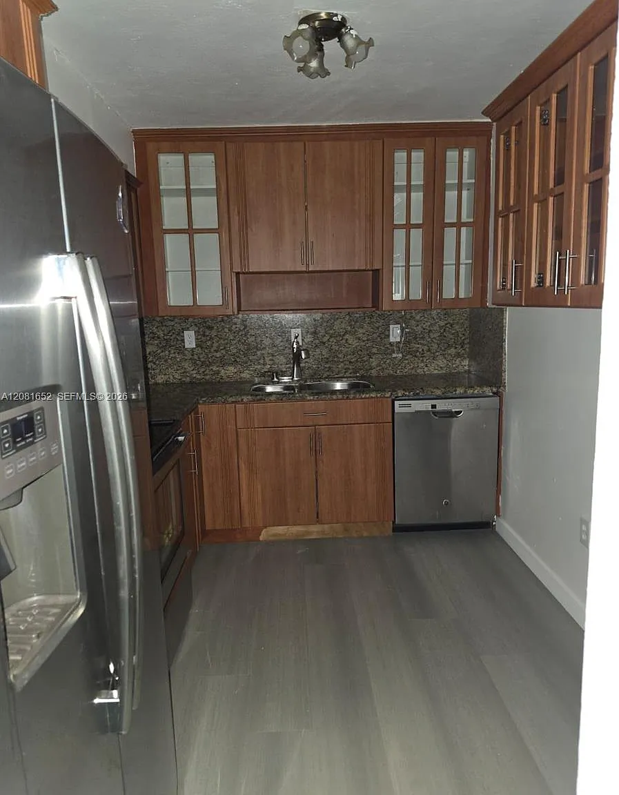 Omega Condo No 4 — Photo 1