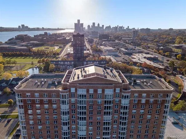 250 E Harbortown Dr APT 1006, Detroit, MI 48207