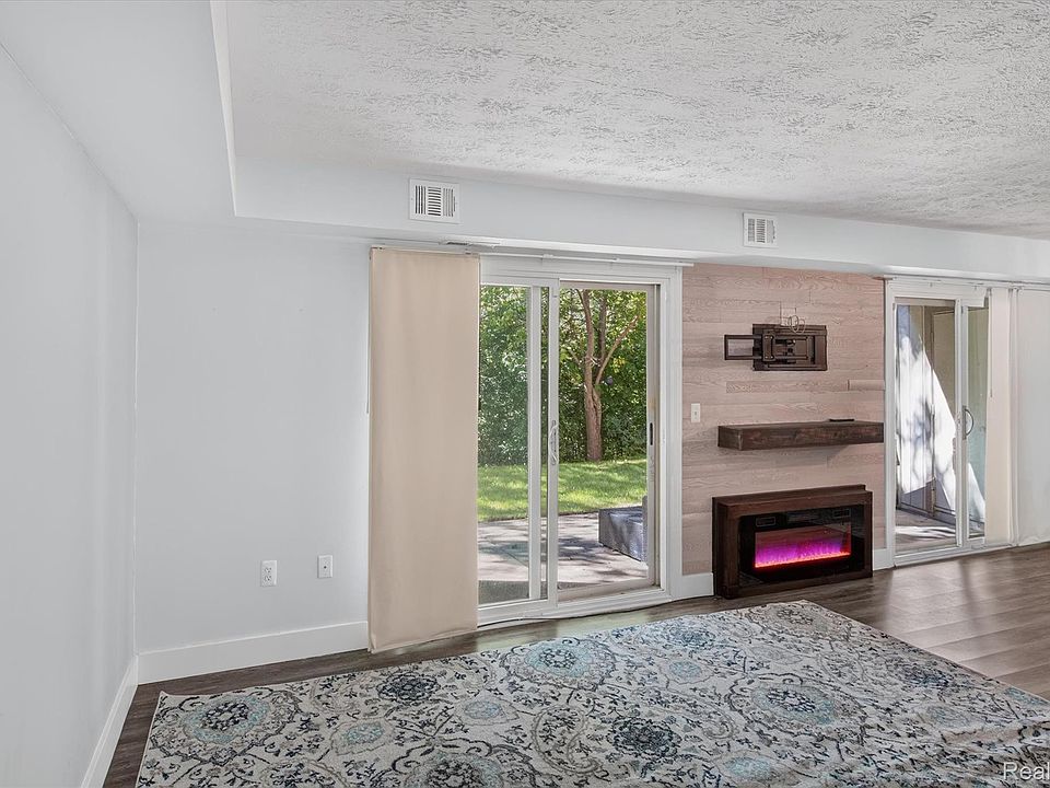 1695 Riverside Dr Apt 7, photo 13