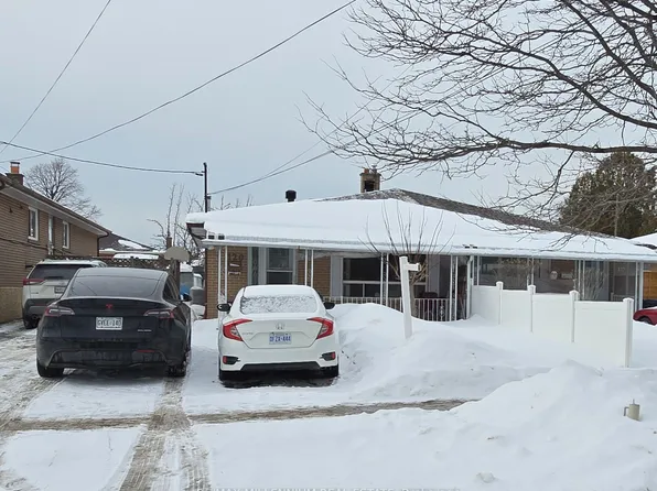 120 Duncanwoods Dr, Toronto, ON M9L 2E1