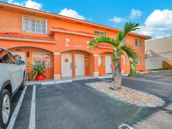 2527 W 76th St APT 208, Hialeah, FL 33016