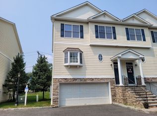 48 E Hayestown Rd APT 201, Danbury, CT 06811