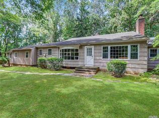 2018 S Midlane Rd, Syosset, NY 11791