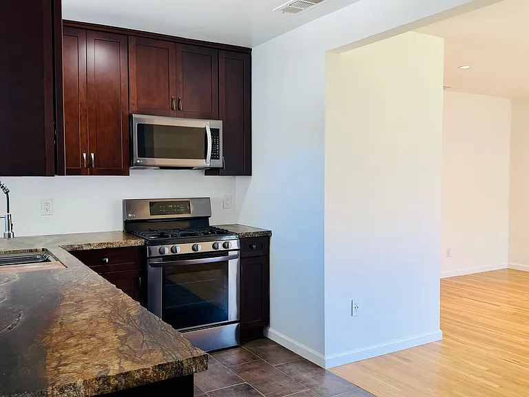 2279 N Granada Ave — Photo 5