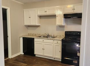 Qunita Villa apartments, Crestview, FL 32536