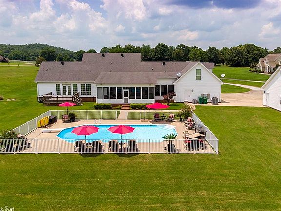 4th image of 53 Bridge Field Dr