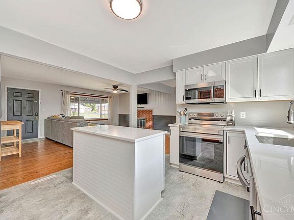 2nd image of 905 Kensington St