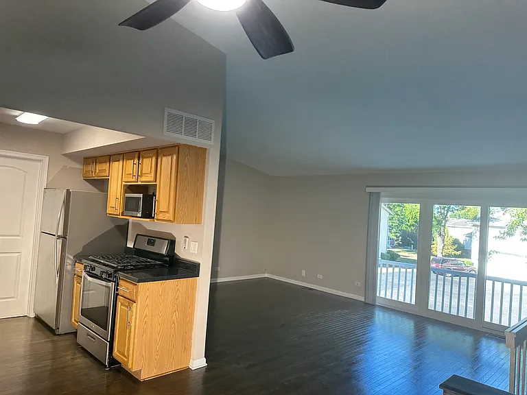 328 Carthage Ct #D — Photo 6