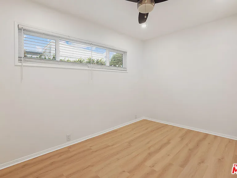 806 Navy St — Photo 10