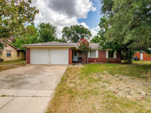 4708 Carlyle Dr, Fort Worth, TX 76132