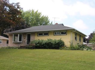 821 Mary St N, Maplewood, MN 55119