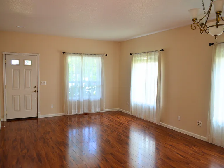 11412 NE 38th Ct — Photo 4