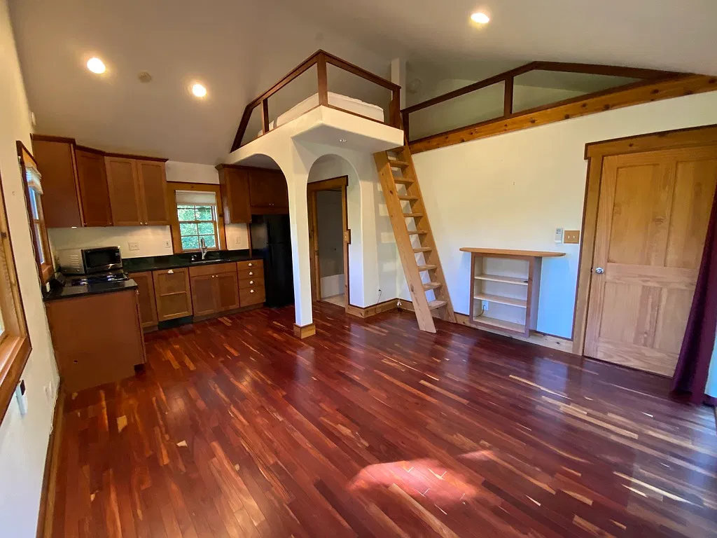 32 1/2 Albemarle Pl — Photo 3